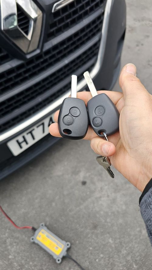 Renault Master flip key (all keys lost) by Lock City in Brislington East