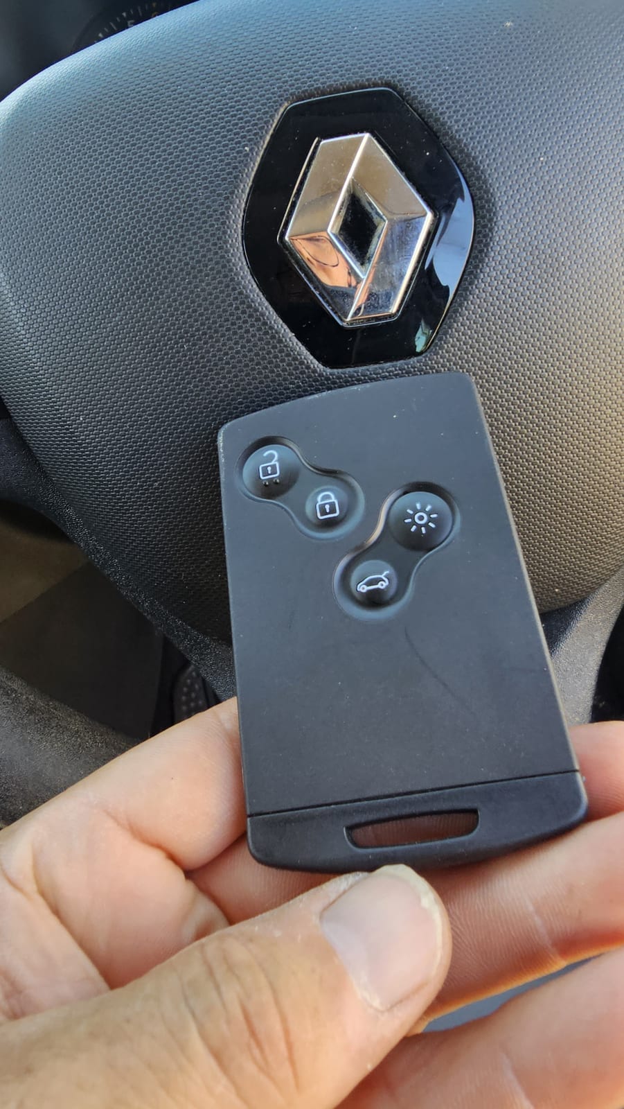 Renault Clio flip key by Lock City in Newbridge