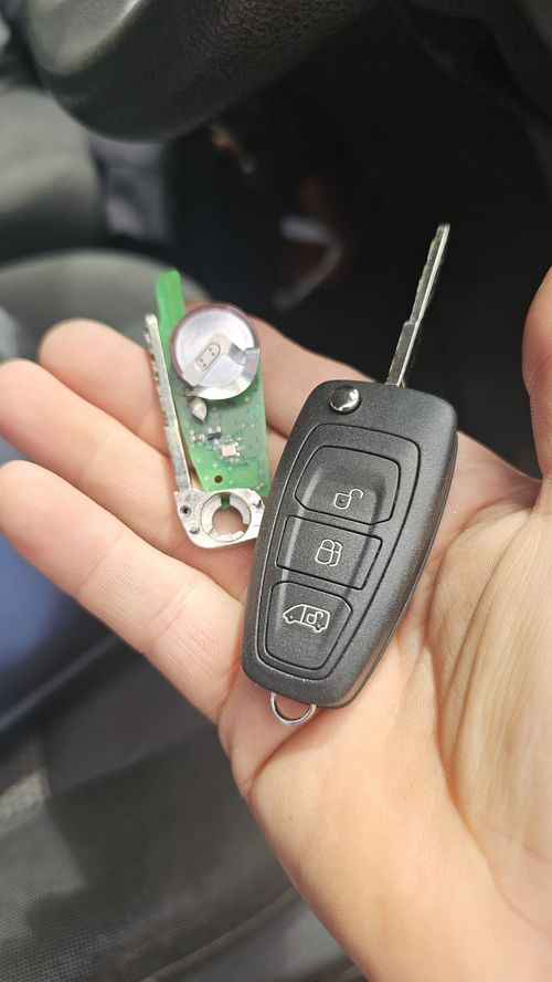 Ford Custom remote-head key by Lock City in Filwood