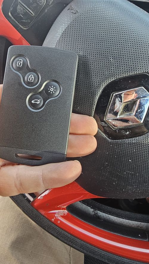 Renault Clio flip key (replacement) by Lock City in Bedminster
