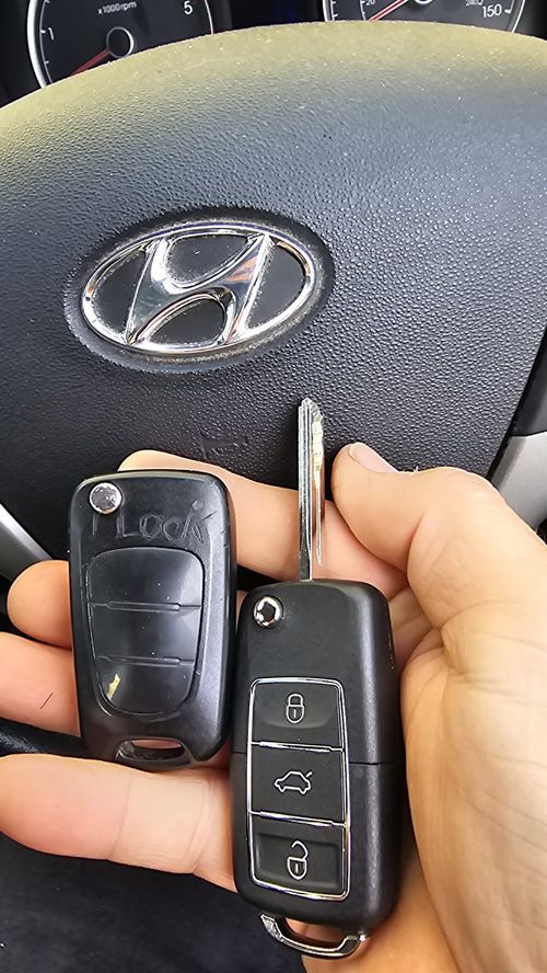 Hyundai i30 flip key replaced by a Lock City locksmith in Clevedon