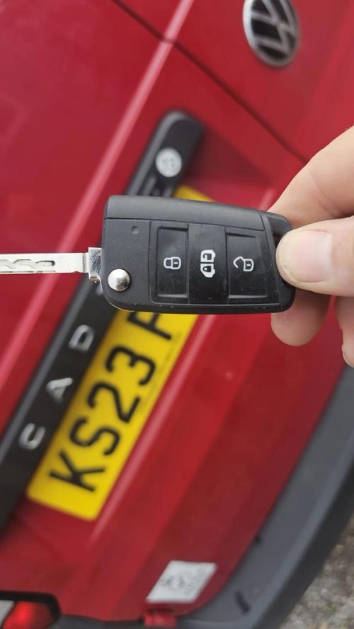 VW Caddy chip key replaced by a Lock City locksmith in Bristol