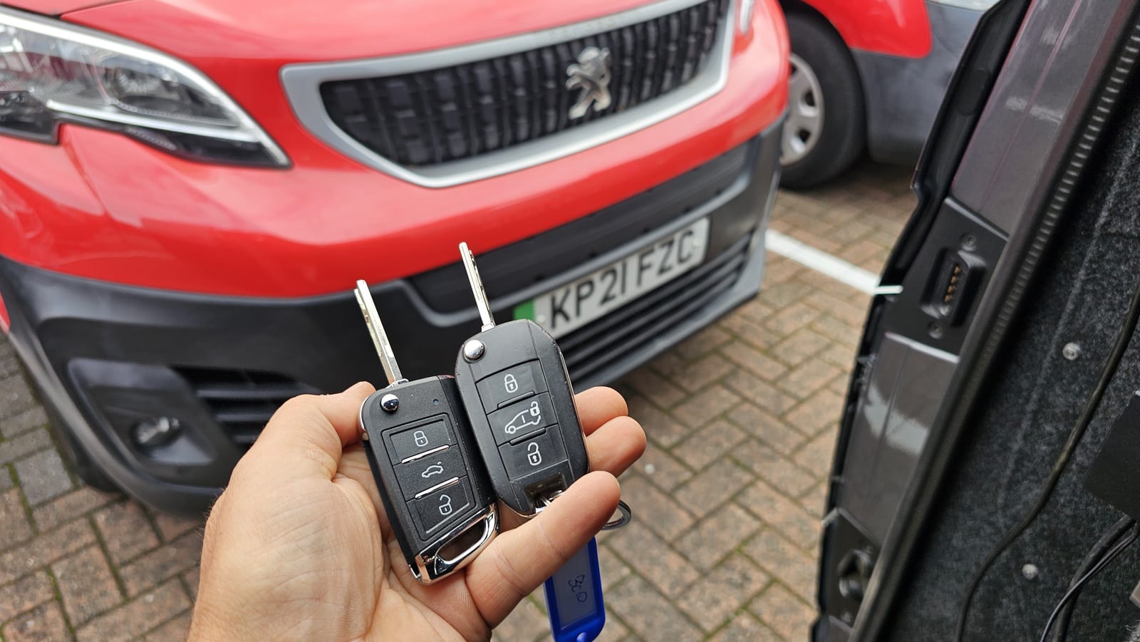 Peugeot Expert flip key (spare key) by Lock City in Lawrence Hill