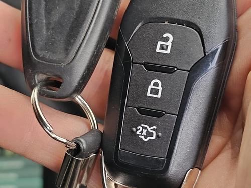 Ford Connect car key replaced by a Lock City locksmith in Bristol