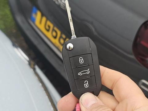 Citroën C4 flip key replaced by a Lock City locksmith in Wrington