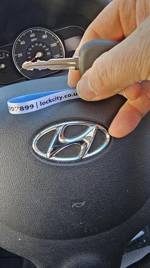 Hyundai I10 chip key (all keys lost) by Lock City in Southville