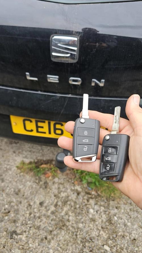 Seat Leon flip key replaced by a Lock City locksmith in Bristol