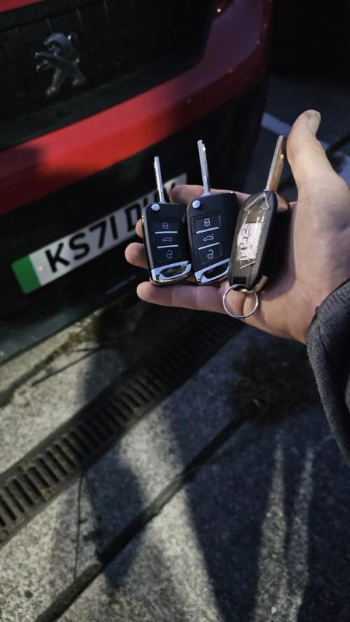 Peugeot Expert flip key replaced by a Lock City locksmith in Filton