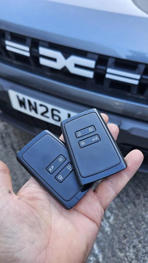 Dacia Duster flip key replaced by a Lock City locksmith