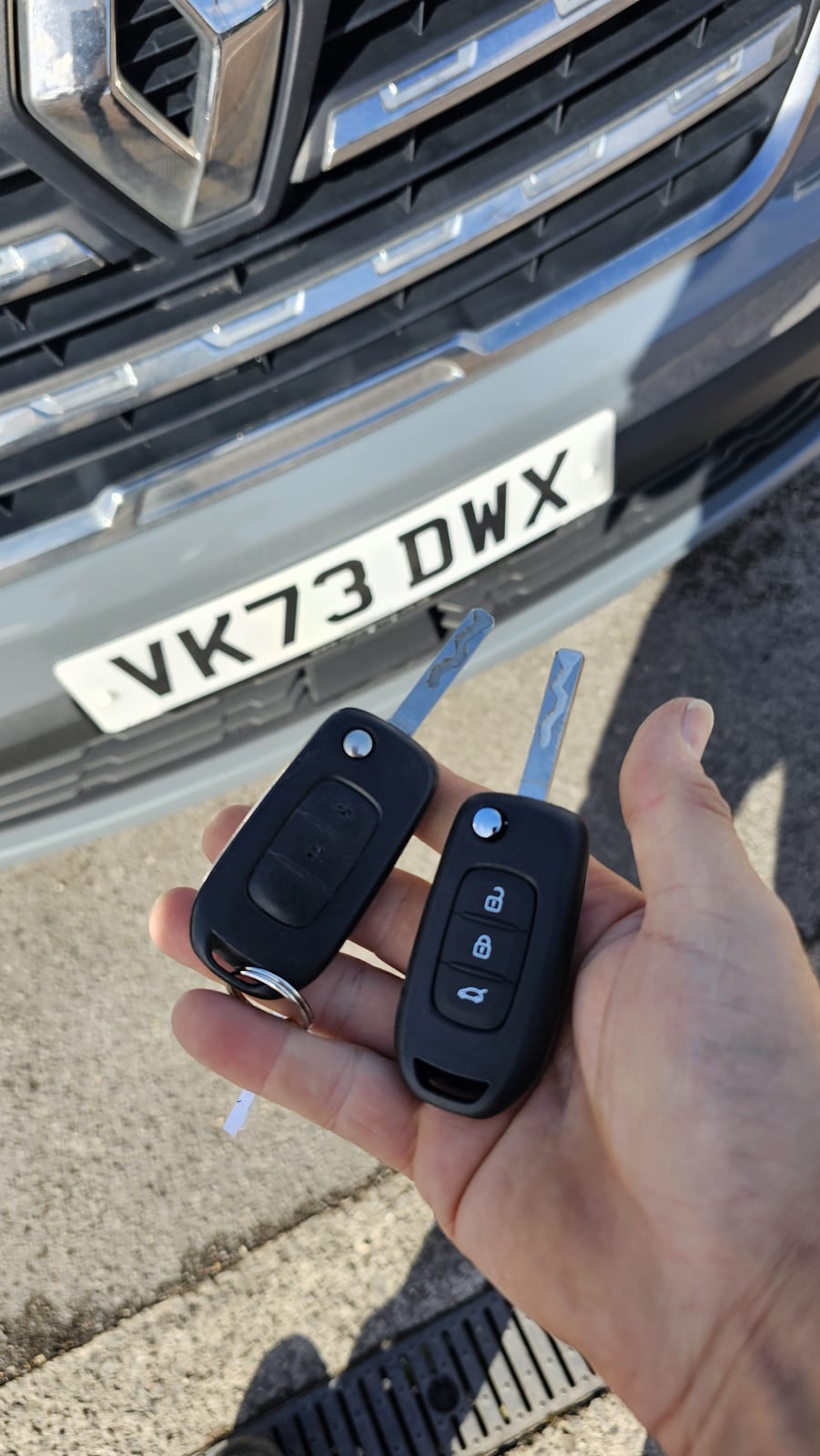 Renault Trafic flip key replaced by a Lock City locksmith in Bristol