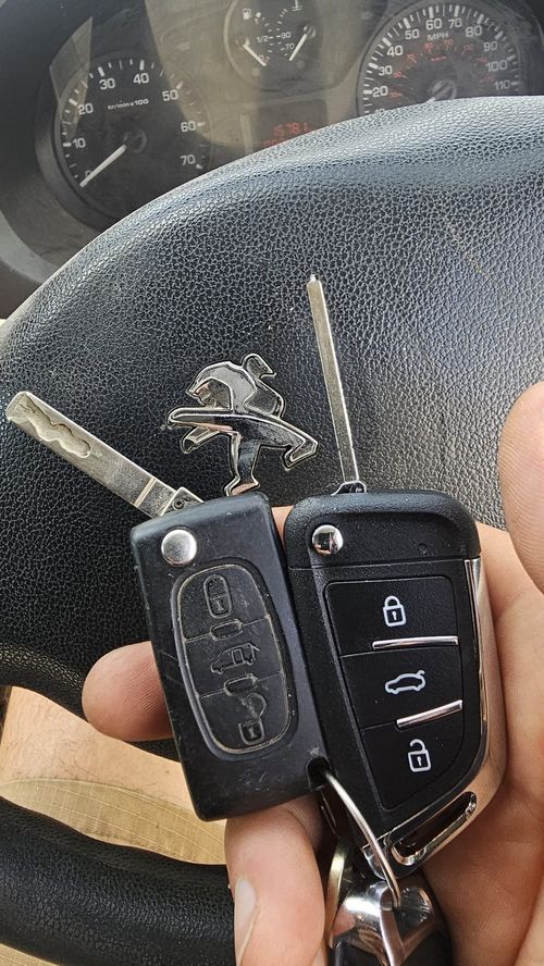 Peugeot Partner flip key replaced by a Lock City locksmith in Bristol