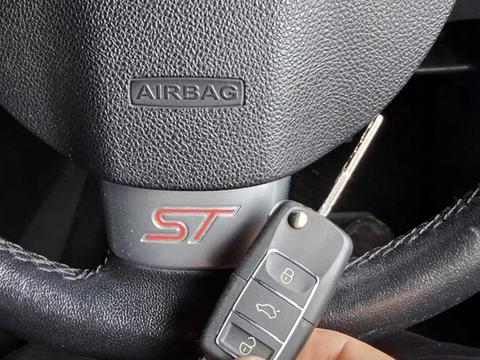 Ford Focus remote head key replaced by a Lock City locksmith in Bristol