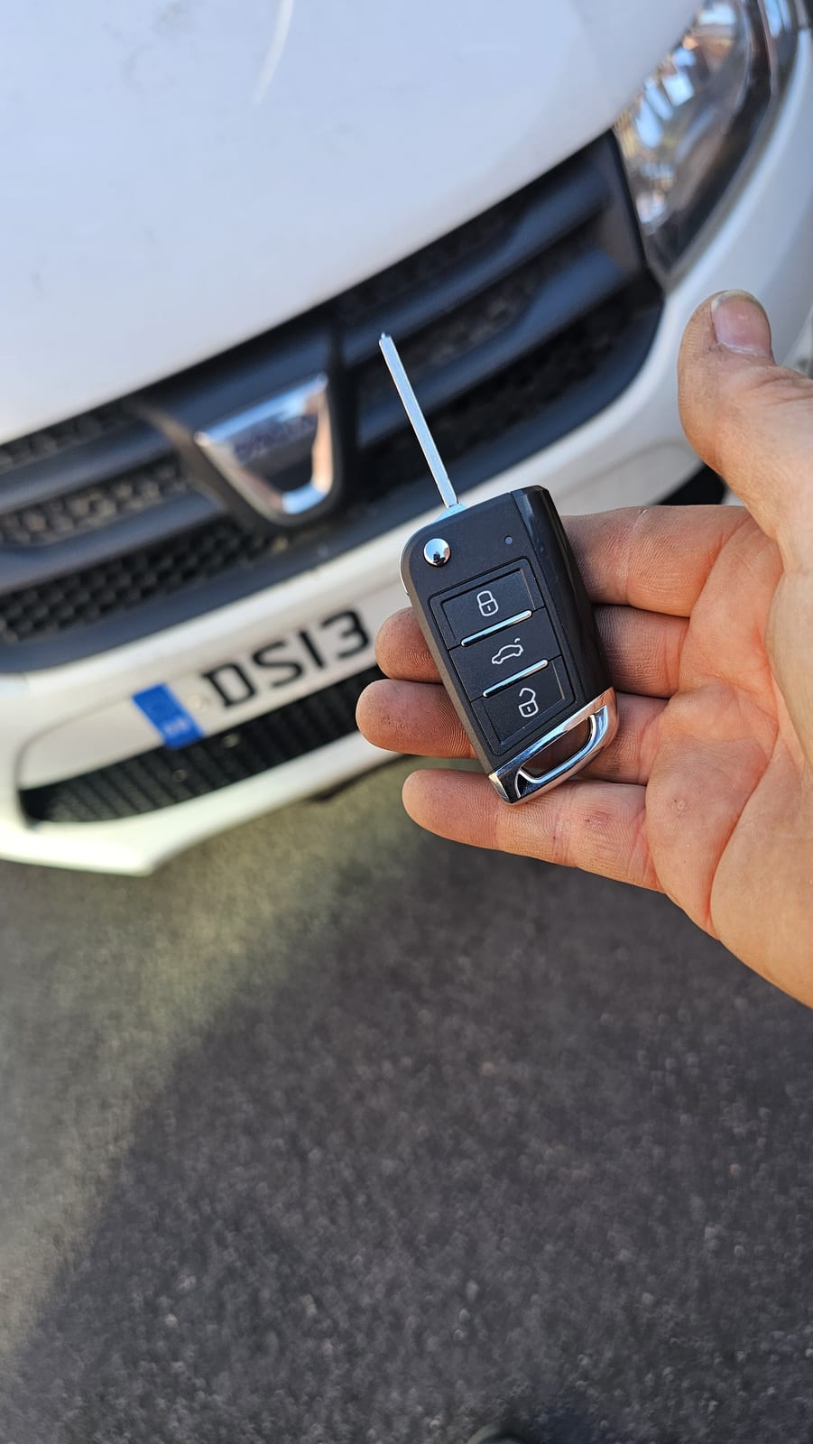 Dacia Sandero flip key (all keys lost) by Lock City in Southville