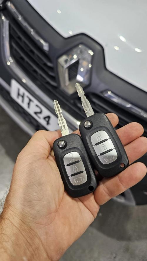 Renault Kango flip key replaced by a Lock City locksmith in Bristol