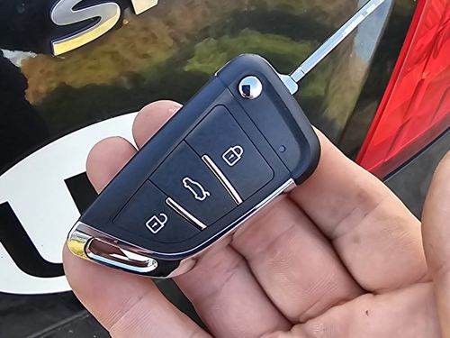 Suzuki Swift flip key replaced by a Lock City locksmith in Bath