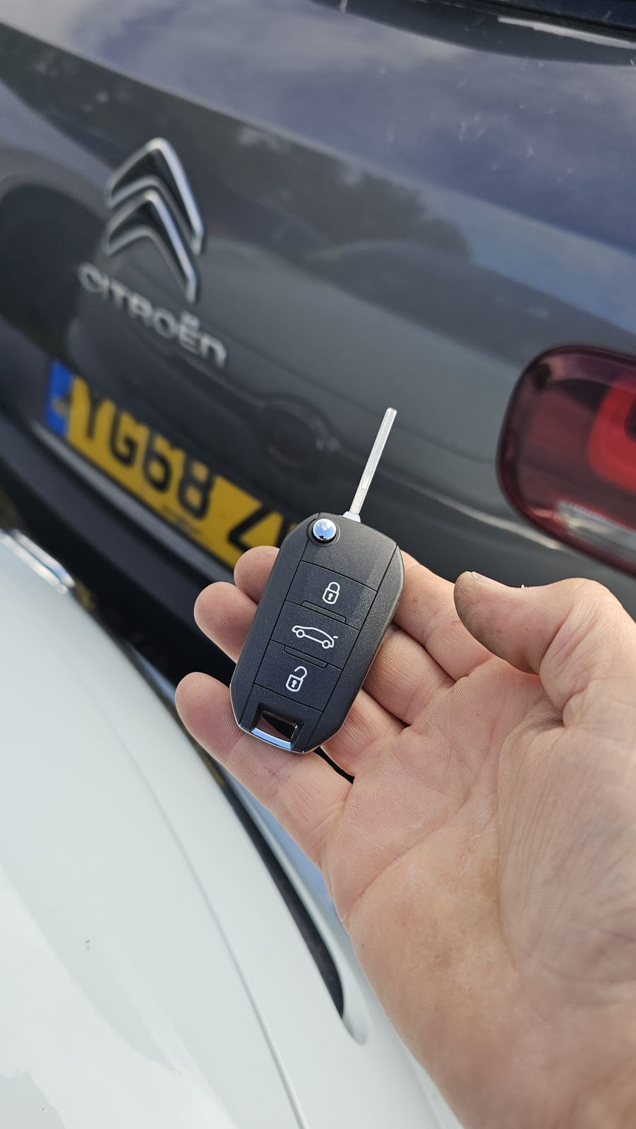 Citroen C4 flip key replaced by a Lock City locksmith in Nailsea