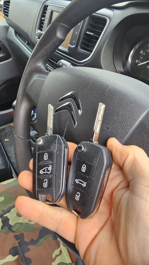 Citroen Dispatch flip key (spare key) by Lock City in Yate Central