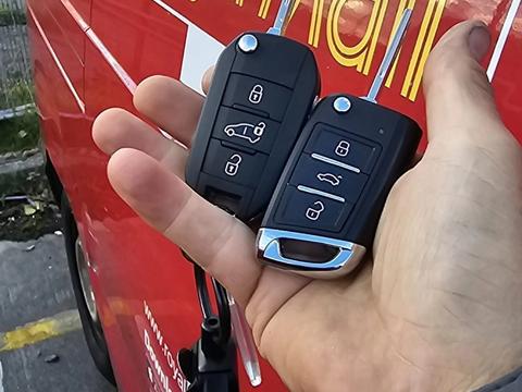 Peugeot Expert flip key replaced by a Lock City locksmith in Filton