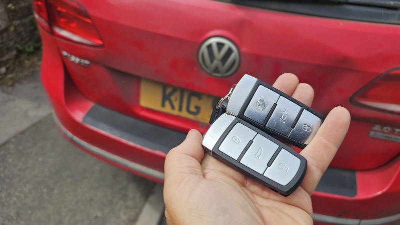 VW Passat flip key (spare key) by Lock City in Corsham Pickwick