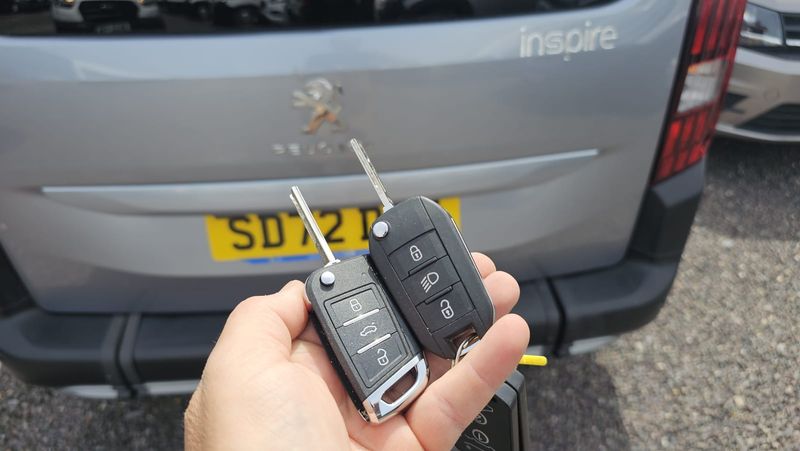 Peugeot Rifter car key (spare key) by Lock City in Bathavon South