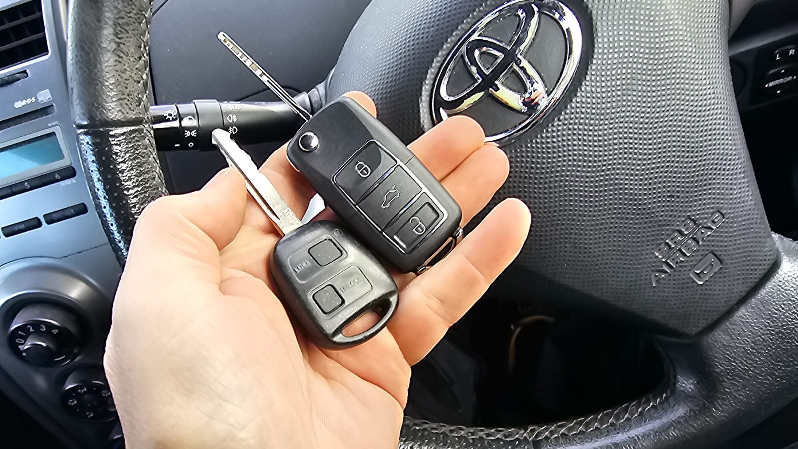 Toyota Yaris flip key (spare key) by Lock City in Southmead
