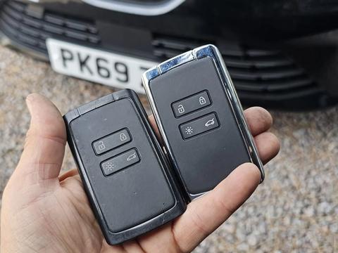 Renault Clio flip key replaced by a Lock City locksmith in Bristol