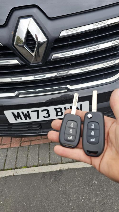 Renault Trafic flip key replaced by a Lock City locksmith in Bristol