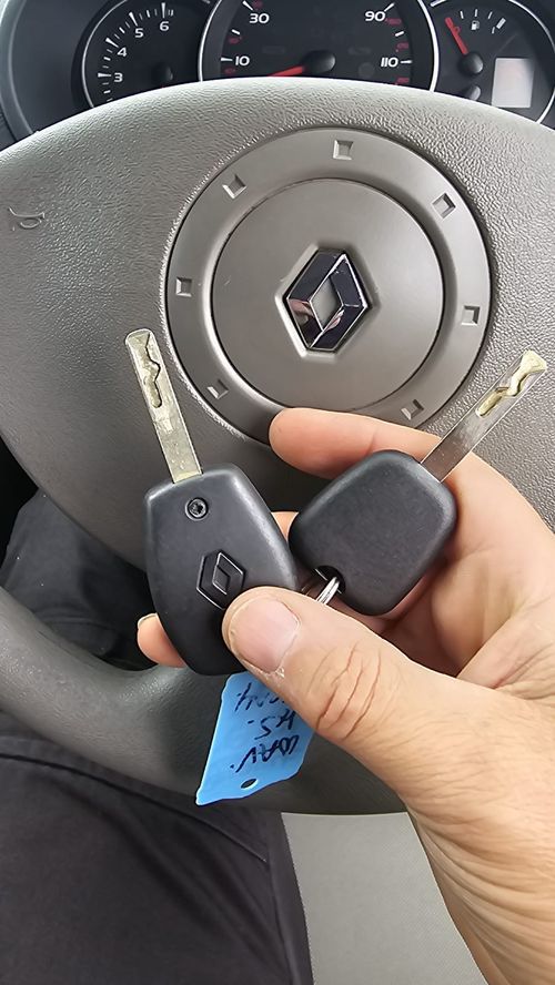 Renault Kangoo chip key (spare key) by Lock City in Bathavon South