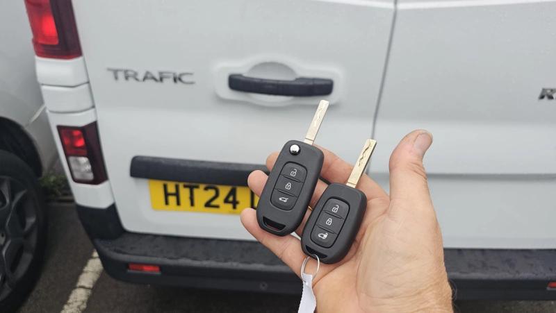 Renault Trafic flip key replaced by a Lock City locksmith