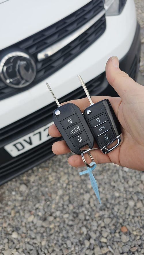 Vauxhall Vivaro flip key (spare key) by Lock City in Publow & Whitchurch