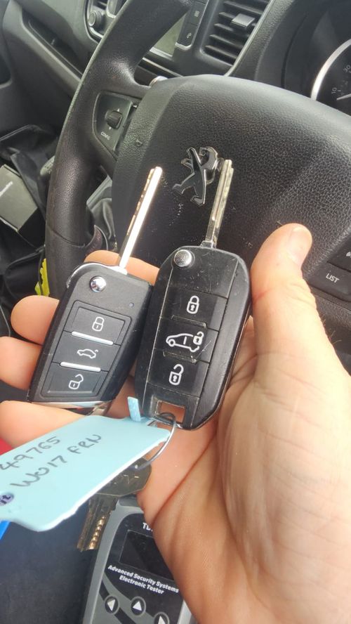 Peugeot Expert flip key (spare key) by Lock City in Bishopsworth