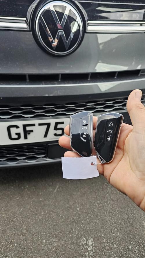 VW Multivan chip key replaced by a Lock City locksmith in Weston-super-Mare