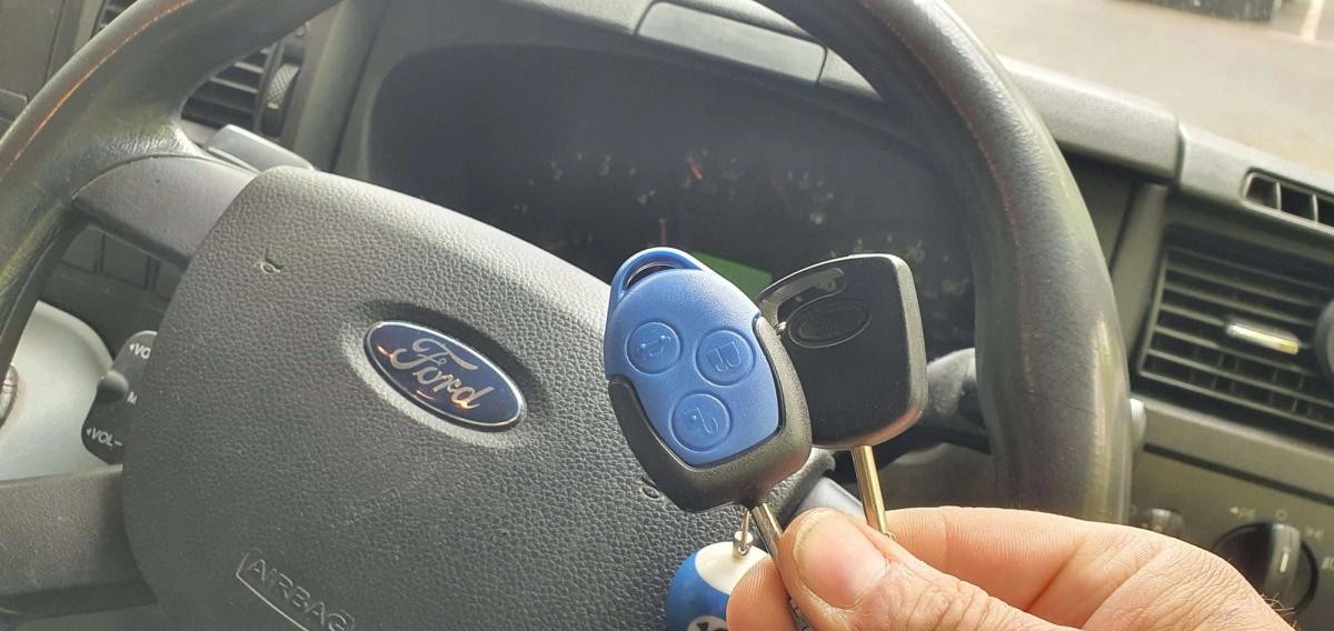 Can I unlock my Ford Transit van if the battery is dead?