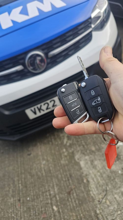 Vauxhall Vivaro flip key (spare key) by Lock City in Publow & Whitchurch