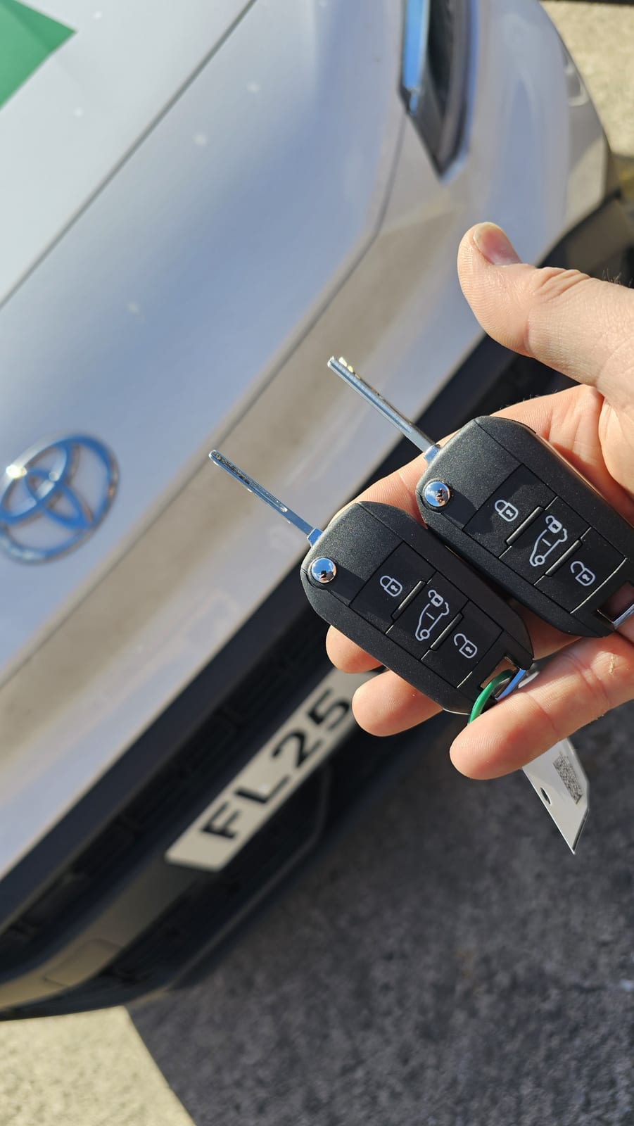 Toyota Proace flip key (spare key) by Lock City in Southville