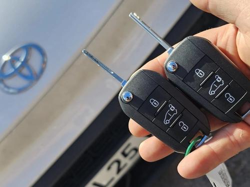 Toyota Proace flip key (spare key) by Lock City in Southville