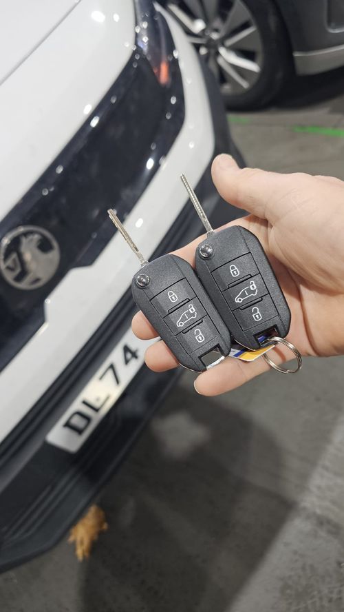 Vauxhall Combo flip key (spare key) by Lock City in Central