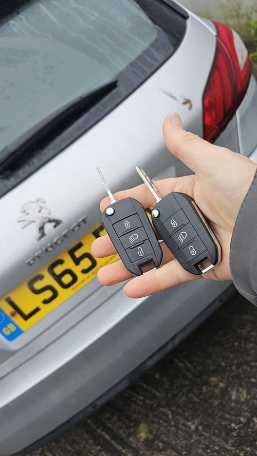 Peugeot 308 flip key (spare key) by Lock City in Ashley