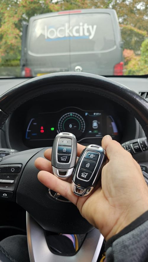 Hyundai Kona flip key replaced by a Lock City locksmith in Bristol