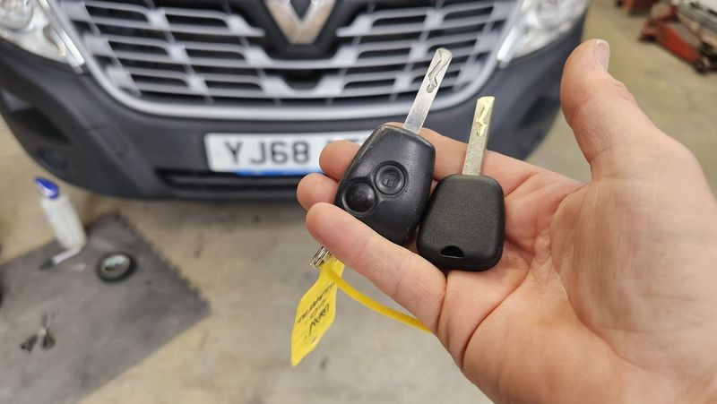 Renault Master chip key (spare key) by Lock City in Bathavon South