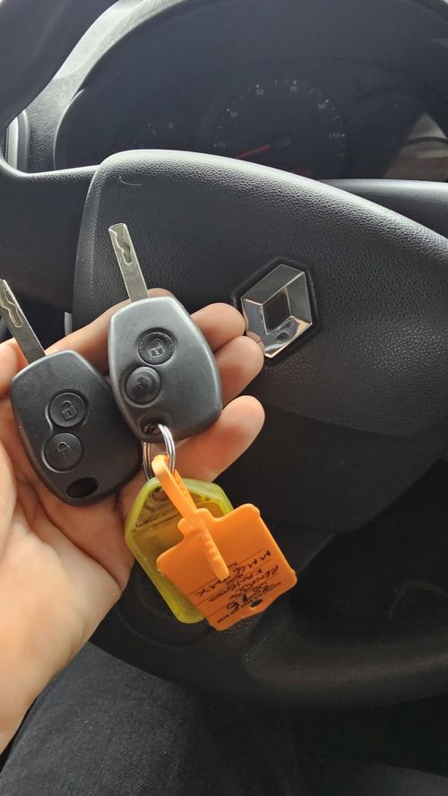 Renault Kango flip key replaced by a Lock City locksmith in Bristol