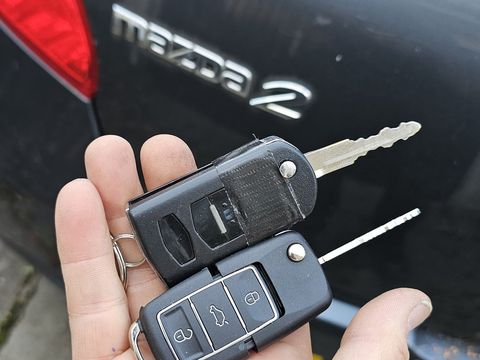 Mazda2 flip key replaced by a Lock City locksmith in Cotham