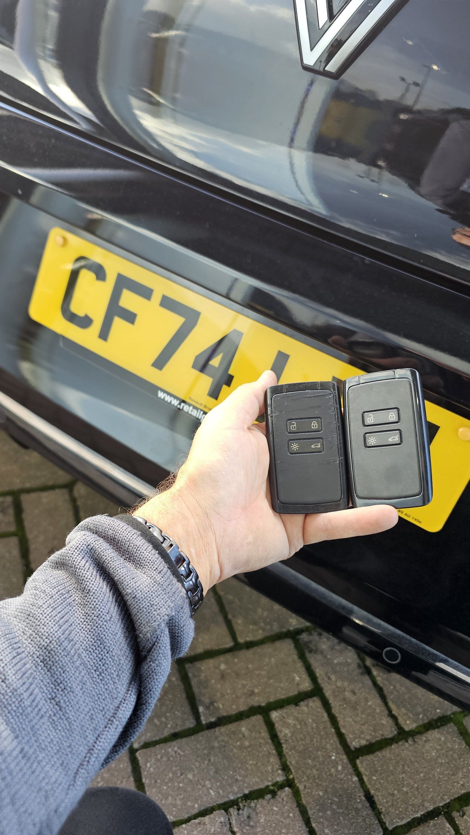 Renault Clio flip key replaced by a Lock City locksmith in Brislington West