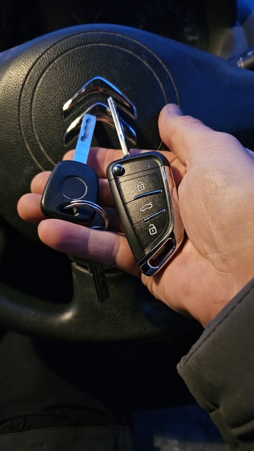 Citroen Dispatch flip key (spare key) by Lock City in Lockleaze