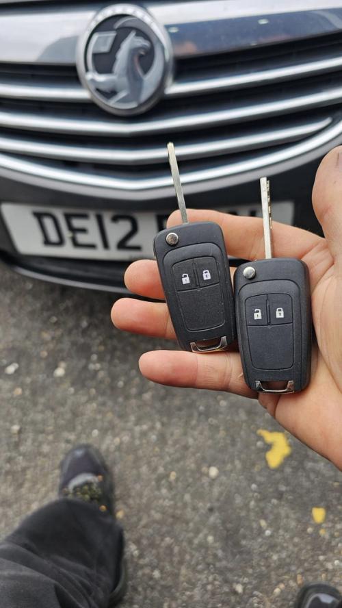 Vauxhall Insignia flip key (spare key) by Lock City in Pill
