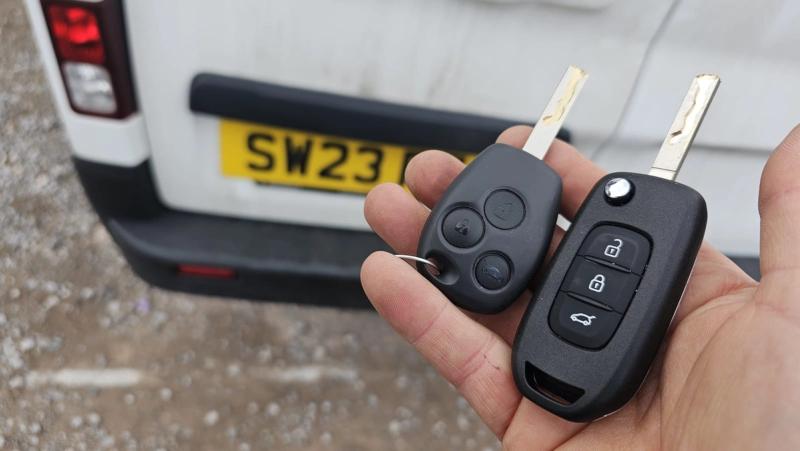 Renault Trafic flip key (spare key) by Lock City in Lawrence Hill