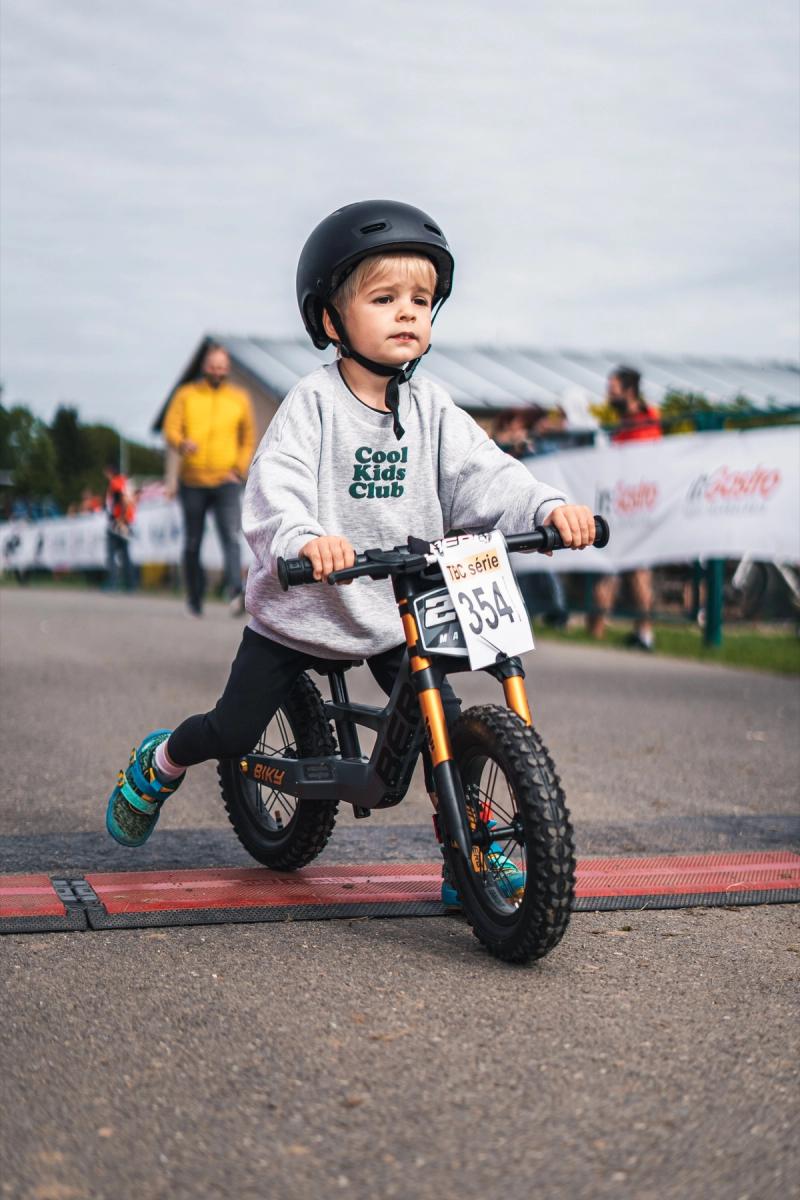 The youngest racer on a balance bike — Cyklokros Chýnov 2026, TBC série, photo Martin Kozojed