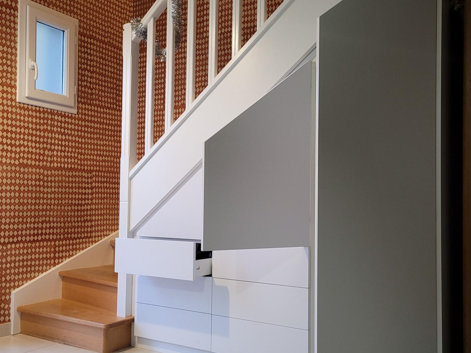 Agencement sous escalier