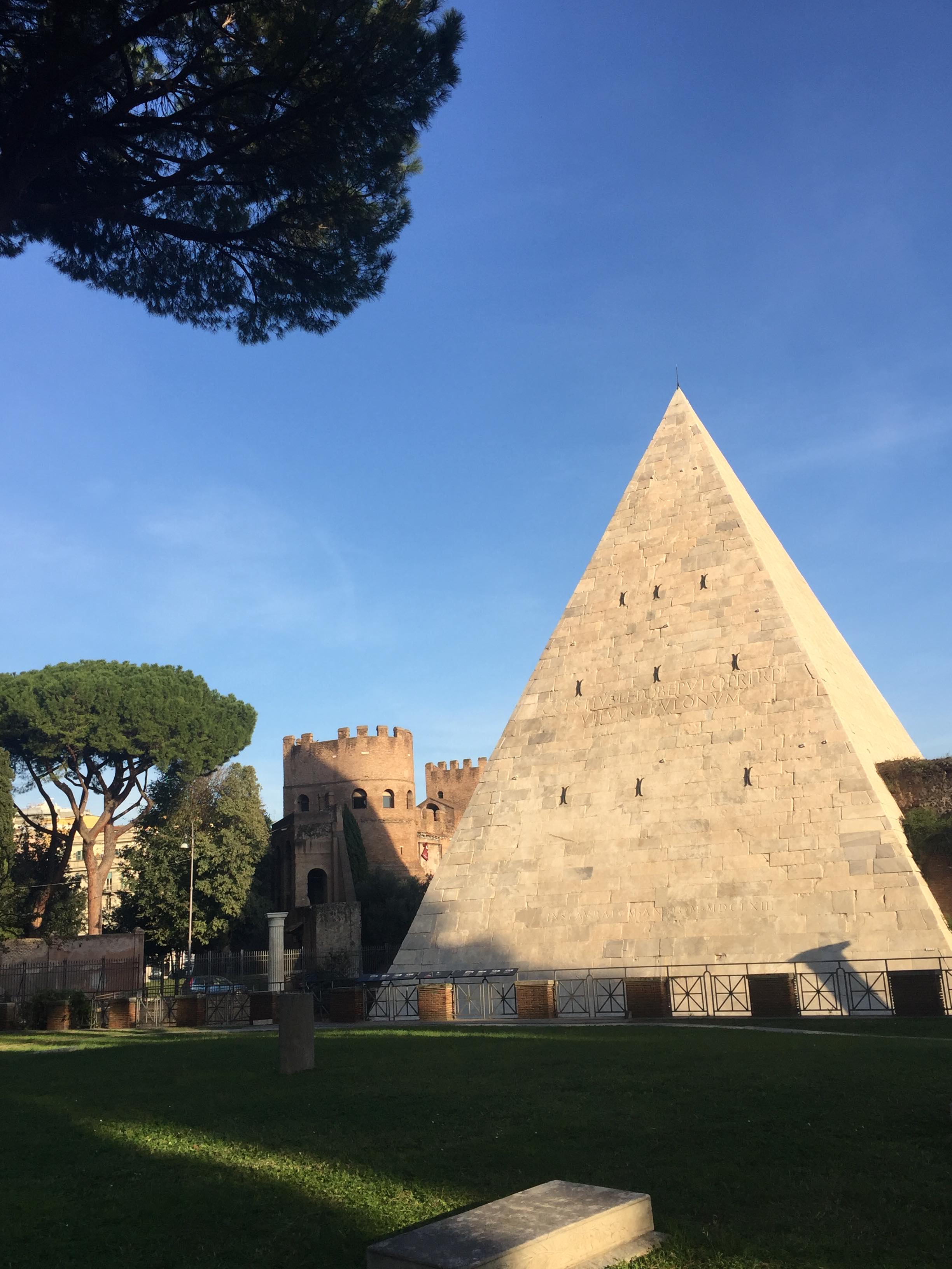 Rome Hidden Gems Private Car Tour – Secret Corners & Untold Stories