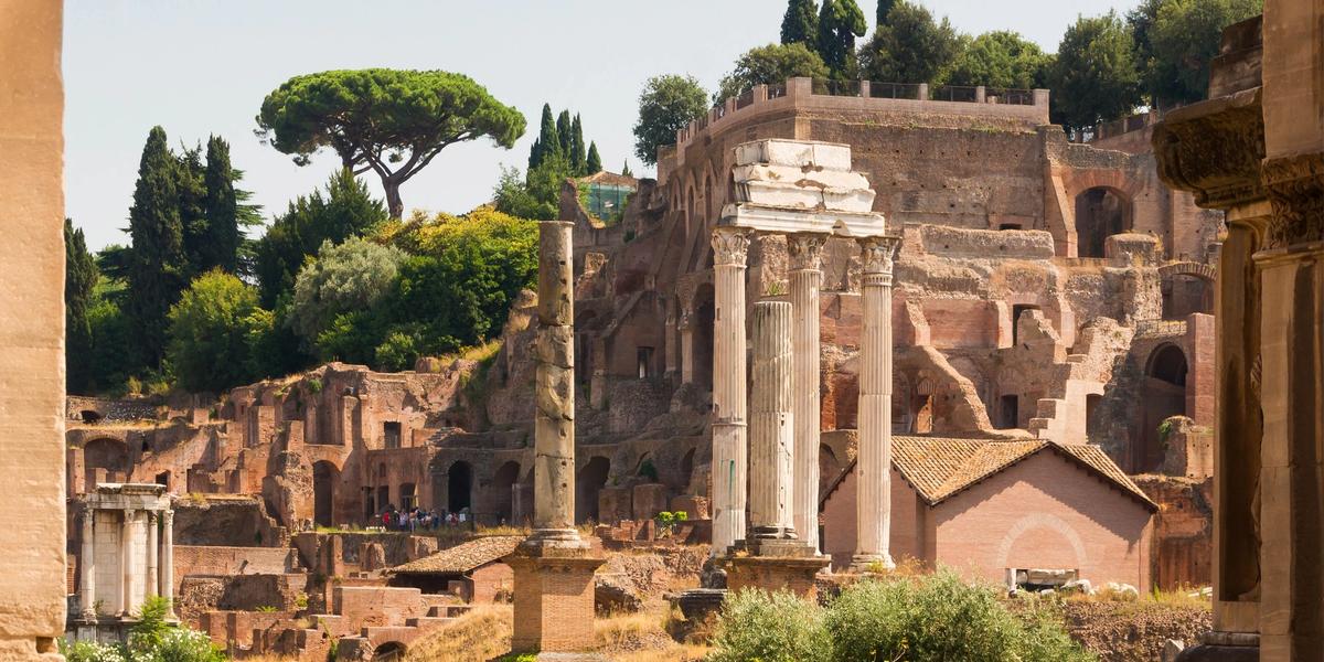 Colosseum Arena & Roman Forum Tour